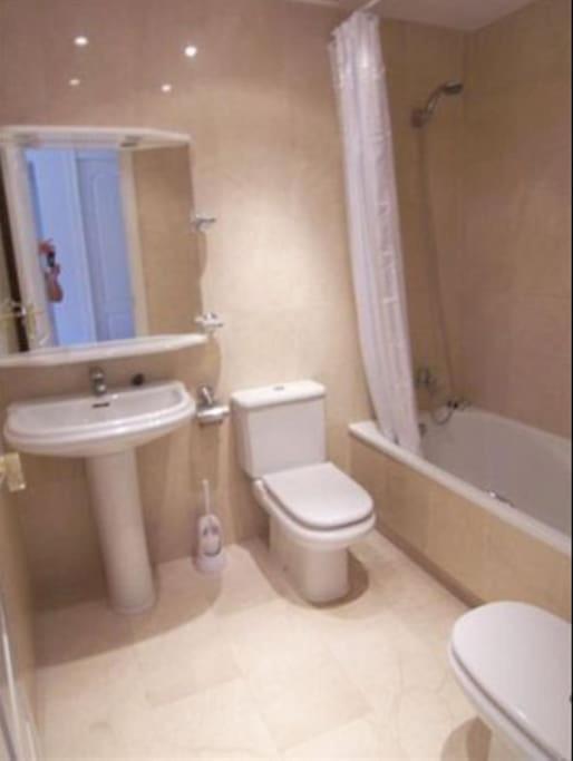 5 Bedroom To Rent In La Sierrezuela, Mijas
